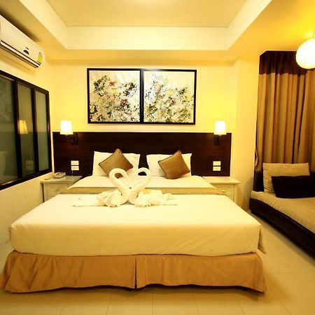 @ White Patong Hotel Exterior foto
