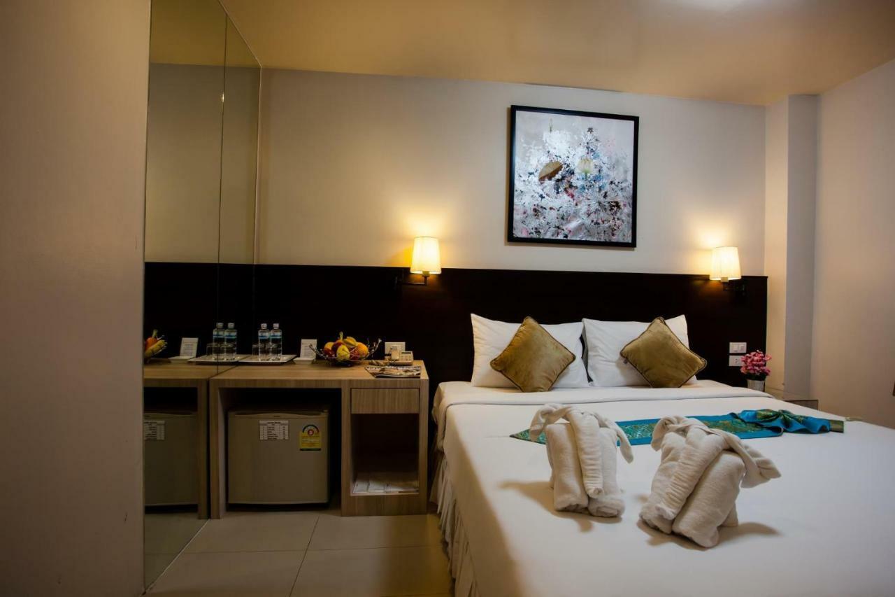 @ White Patong Hotel Exterior foto